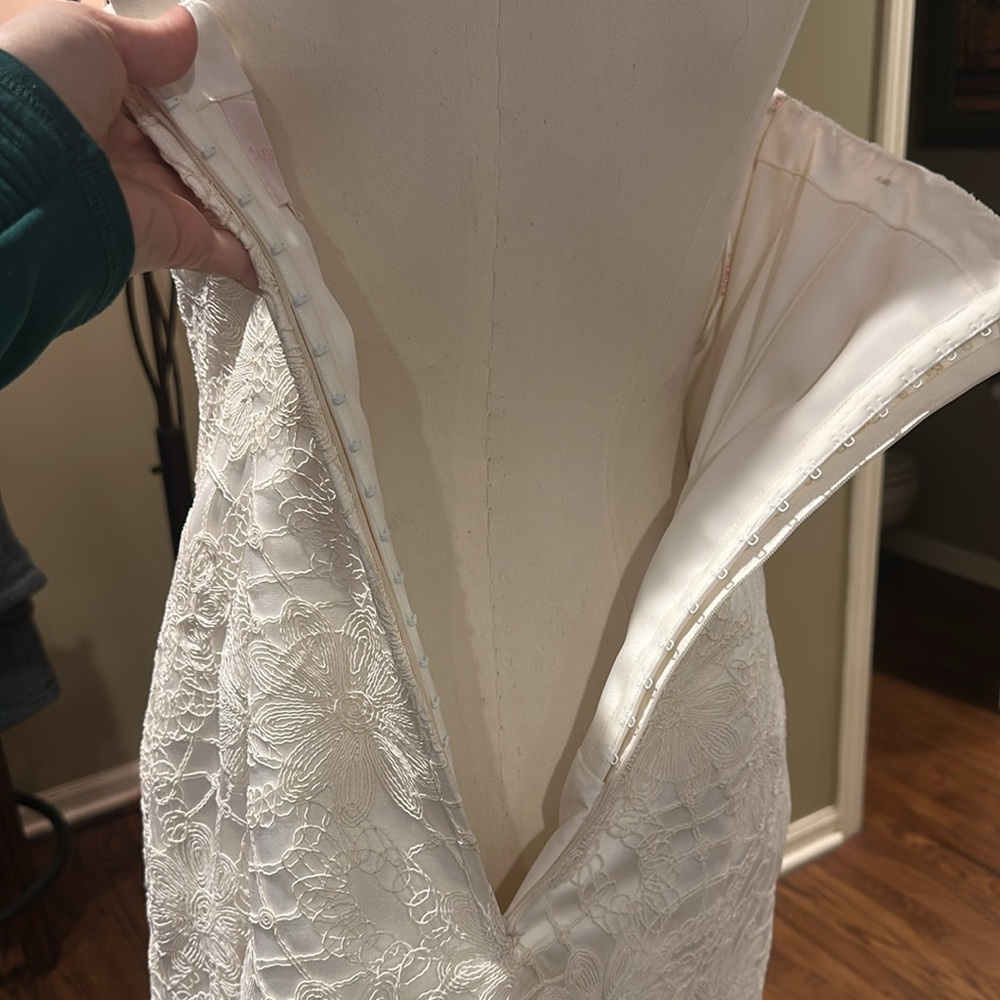 STUNNING D’Amour Bridal Gown Ivory guipure lace Strapless Floor Length Corset - Picture 8 of 12